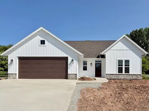 W6838 Goldfinch Drive, Greenville, WI 54942