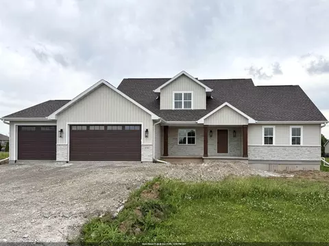 4190 N Rose Meadow Ln, Grand Chute, WI 54913