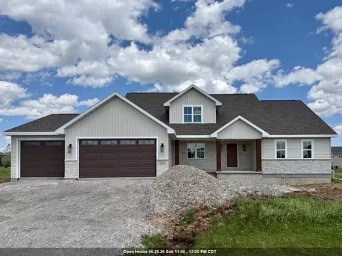 4190 N Rose Meadow Ln, Grand Chute, WI 54913