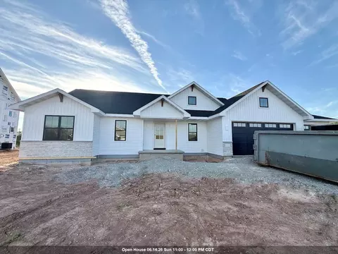 N8864 Galway Lane, Menasha, WI 54952