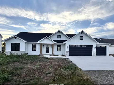 N8864 Galway Lane, Menasha, WI 54952