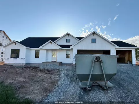 N8864 Galway Lane, Menasha, WI 54952