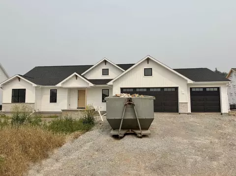 N8864 Galway Lane, Menasha, WI 54952