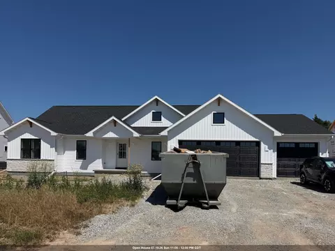N8864 Galway Lane, Menasha, WI 54952