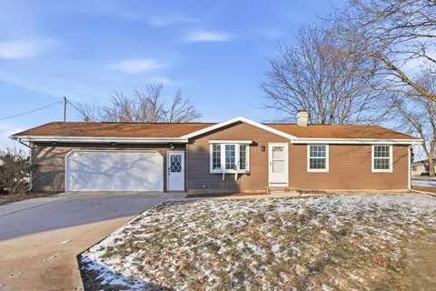 950 Clover St, Menasha, WI 54952