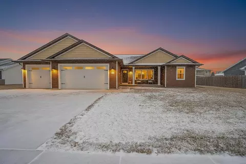 623 Sweet Meadow Ln, Kaukauna, WI 54130