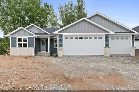 4945 Water Mint Way, Green Bay, WI 54313