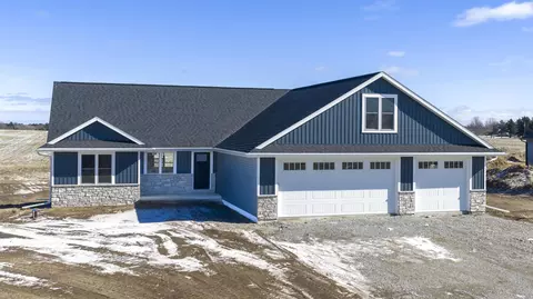 3719 Evelyn Rose Ln, Suamico, WI 54313