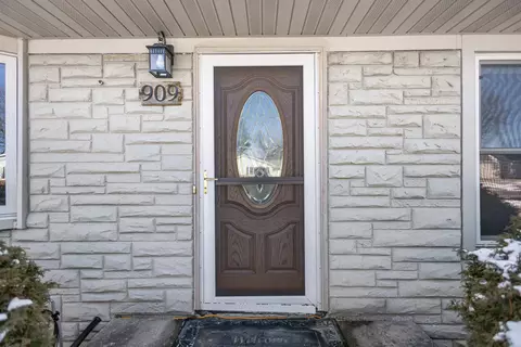 909 W Weiland Ave, Appleton, WI 54914 photo 4