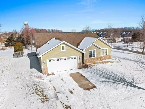 4882 Isabella Cir, Oneida, WI 54155