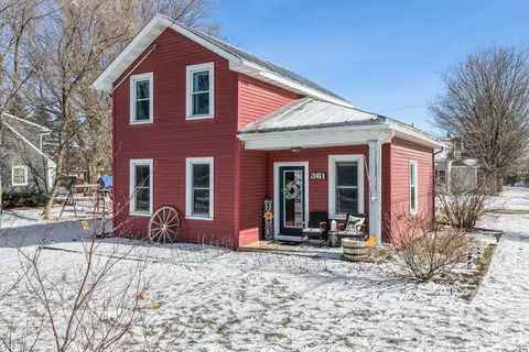 361 Main St, Wrightstown, WI 54180