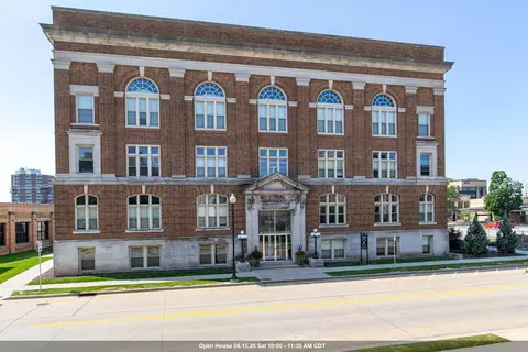 105 Washington Ave #102, Oshkosh, WI 54901