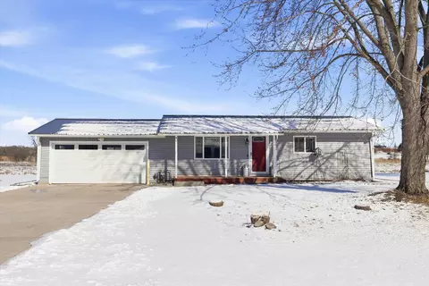 744 Twin Harbor Dr, Winneconne, WI 54986