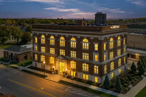 105 Washington Ave #302, Oshkosh, WI 54901