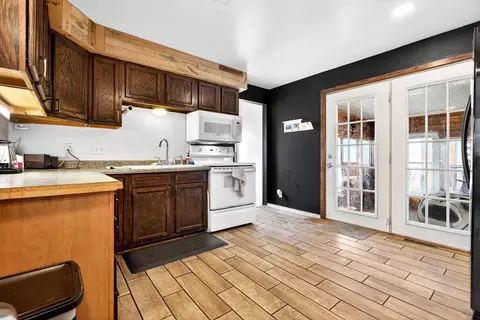 Kitchen - 1623 S Jefferson St, Appleton, WI 54915 photo 2 of 3