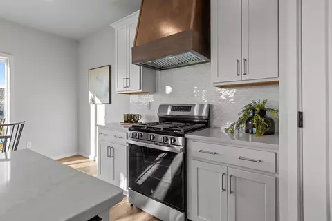 Kitchen - 3731 E Gladiolus Pl, Appleton, WI 54913 photo 5 of 10