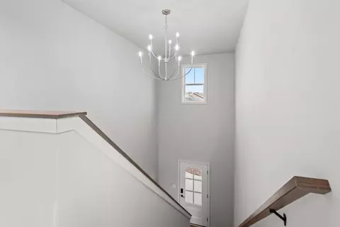 Entry Way - 3731 E Gladiolus Pl, Appleton, WI 54913 photo 2 of 5