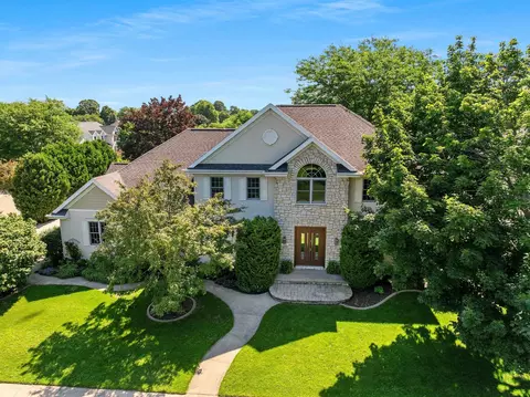 1404 Mahler Blvd, Neenah, WI 54956