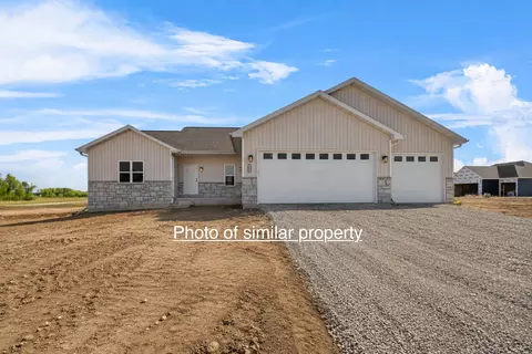 W5773 Roundstone Place, Menasha, WI 54952