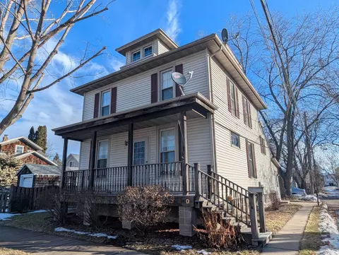 120 Bay St, Oshkosh, WI 54901