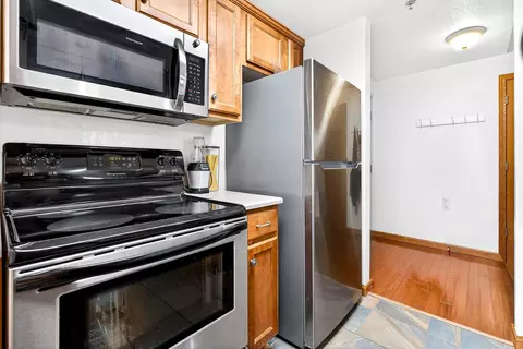 Kitchen - 400 N Richmond St #328, Appleton, WI 54911 photo 4 of 5