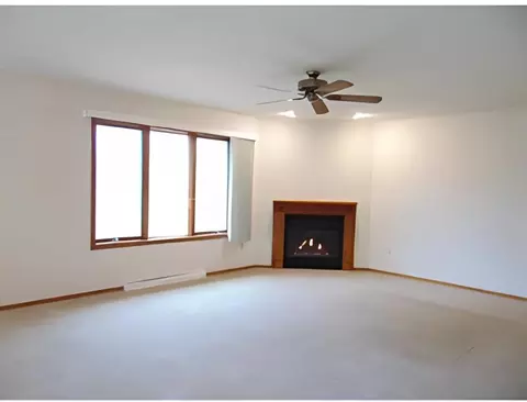 Living - 2119 N Cloudview Dr, Appleton, WI 54914 photo 1 of 4