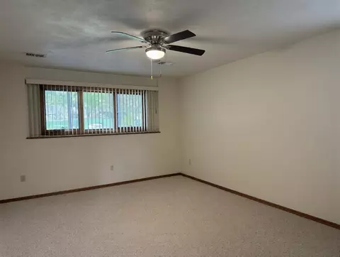 Bedroom - 2119 N Cloudview Dr, Appleton, WI 54914 photo 4 of 6
