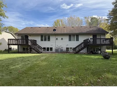 Exterior - 2119 N Cloudview Dr, Appleton, WI 54914 photo 2 of 2
