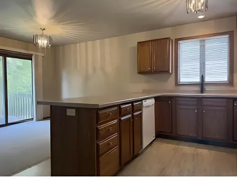 Kitchen - 2119 N Cloudview Dr, Appleton, WI 54914 photo 3 of 3