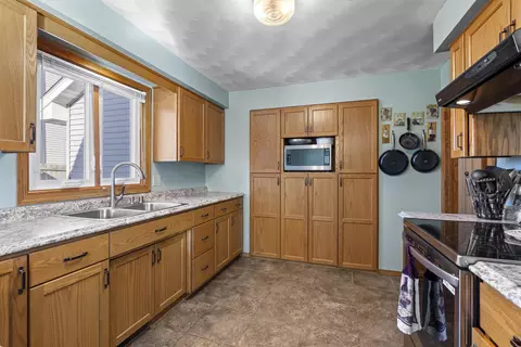 3033 W Hiawatha Dr, Appleton, WI 54914 photo 5