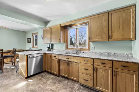 3033 W Hiawatha Dr, Appleton, WI 54914 photo 4