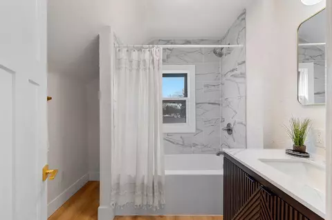 Bath - 518 S Telulah Ave, Appleton, WI 54915 photo 4 of 4