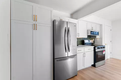 Kitchen - 518 S Telulah Ave, Appleton, WI 54915 photo 5 of 6