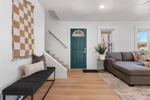 Entry Way - 518 S Telulah Ave, Appleton, WI 54915 photo 2 of 3
