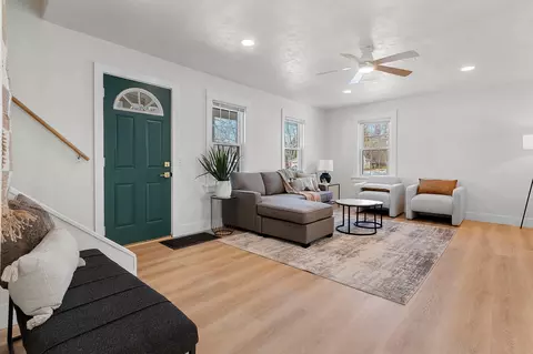 Entry Way - 518 S Telulah Ave, Appleton, WI 54915 photo 1 of 3