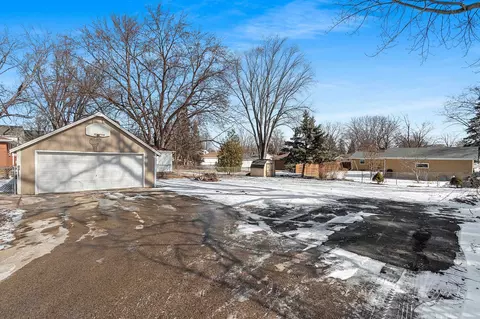 Exterior - 518 S Telulah Ave, Appleton, WI 54915 photo 3 of 4