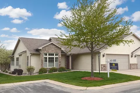 1383 Moonlight Ln, Fond Du Lac, WI 54937