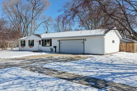 1129 Suburban Dr, De Pere, WI 54115