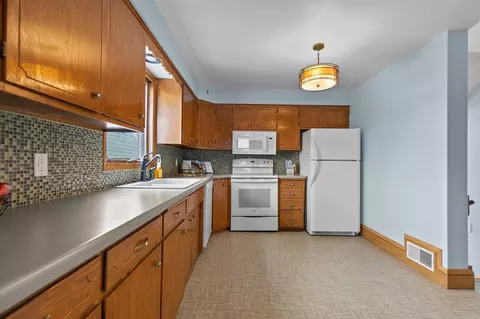 913 N Harriman St, Appleton, WI 54911 photo 14