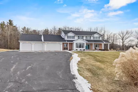 1044 Moonriver Dr, De Pere, WI 54115