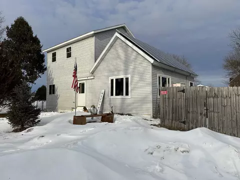 245 Blaine St, Almond, WI 54909