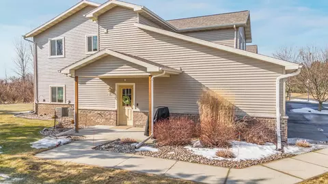 1072 W Willis Way, Appleton, WI 54913