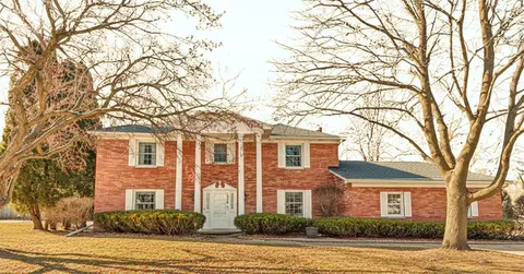 1326 S Summer Range Rd, De Pere, WI 54115