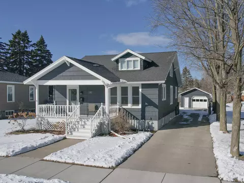 1612 17th Ave, Menominee, MI 49858