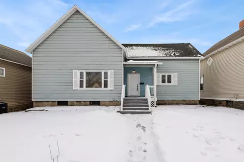 721 Terrace Ave, Marinette, WI 54143