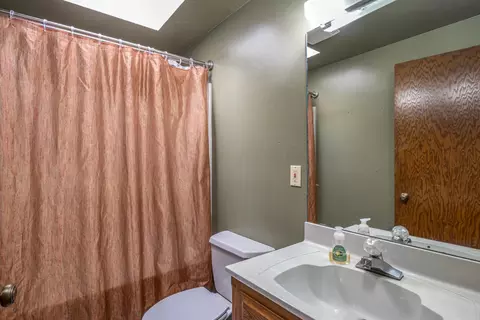 Bath - 1567 Old School Pl, Greenleaf, WI 54126 photo 2 of 3