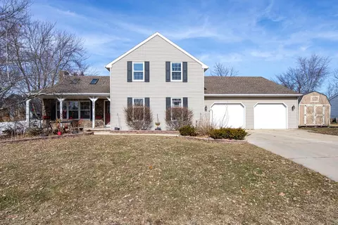 1567 Old School Pl, Greenleaf, WI 54126