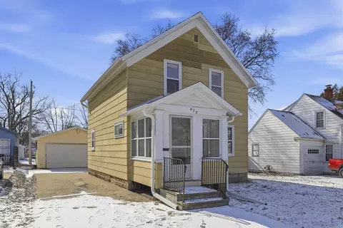 423 W 7th St, Kaukauna, WI 54130