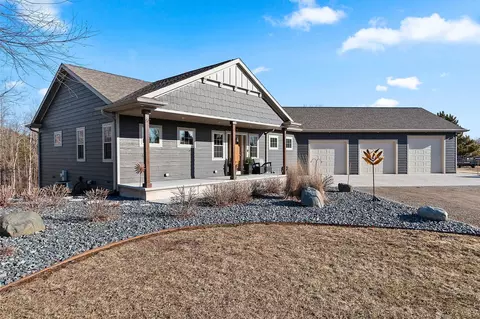 7632 Stoney Creek Ln, Oconto, WI 54153