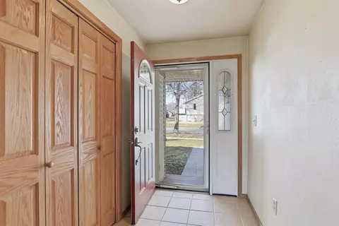 Entry Way - 907 E Florida Ave, Appleton, WI 54911 photo 1 of 1